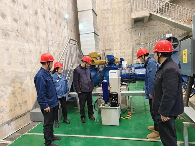 华体会·体育(huatihui.com)官方网站新春慰问送关怀,节前安全督导保平安